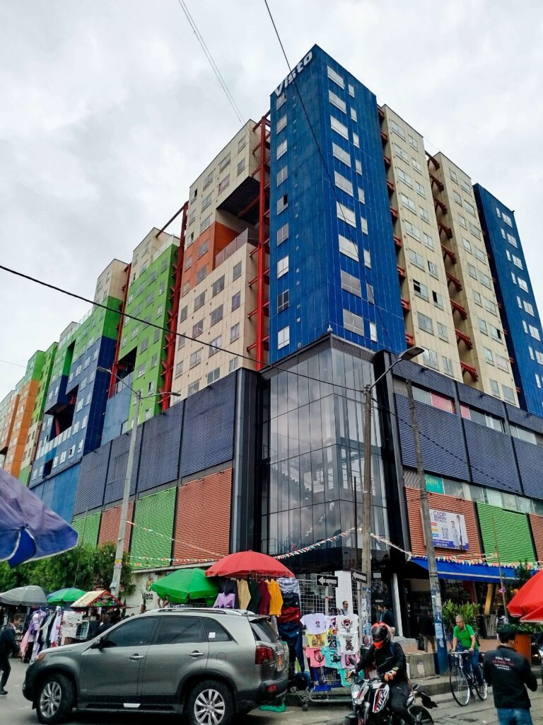 Lista de cajeros en San Victorino